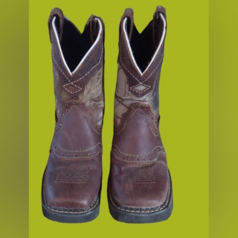 Justin Real Tree Camo Kid cowboy boots size 2